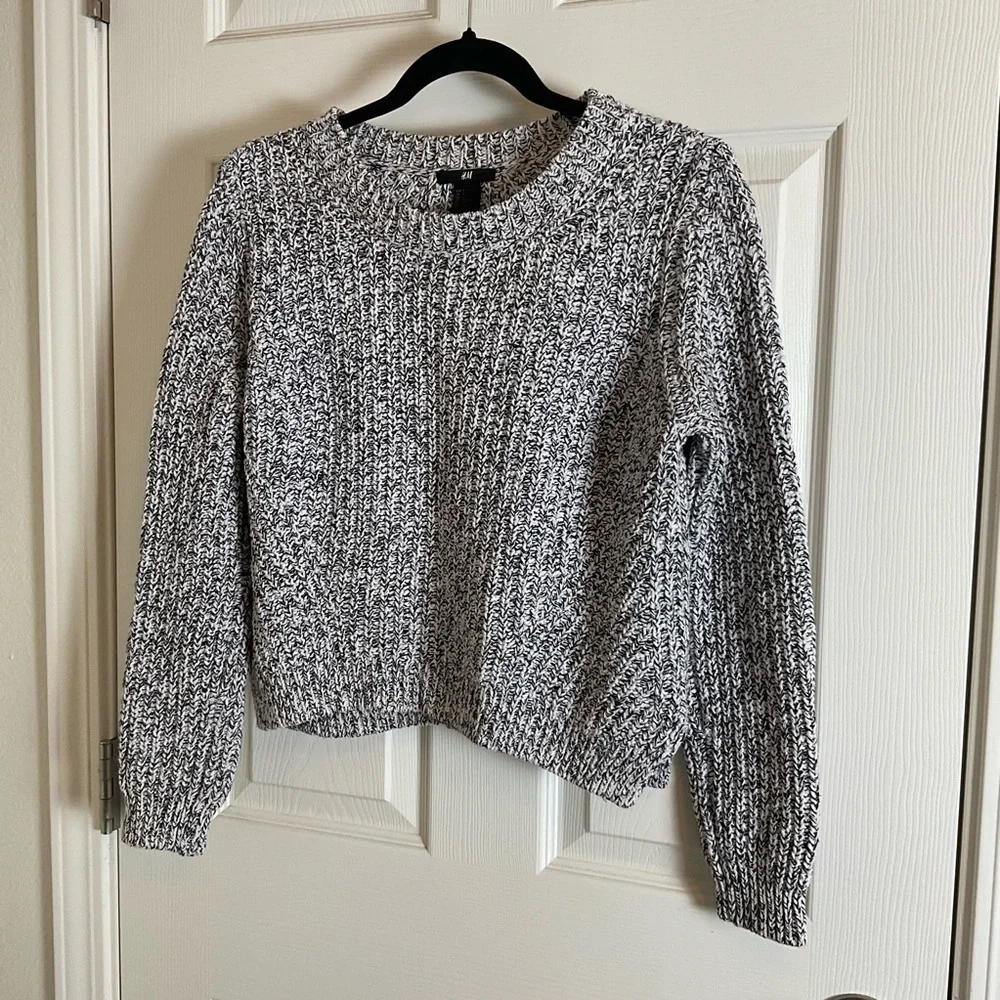 H&M Divided Marled Knit Crop Sweater Size Small